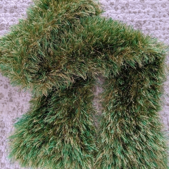 𝅺HANDMADE Scarf - Picture 2 of 3